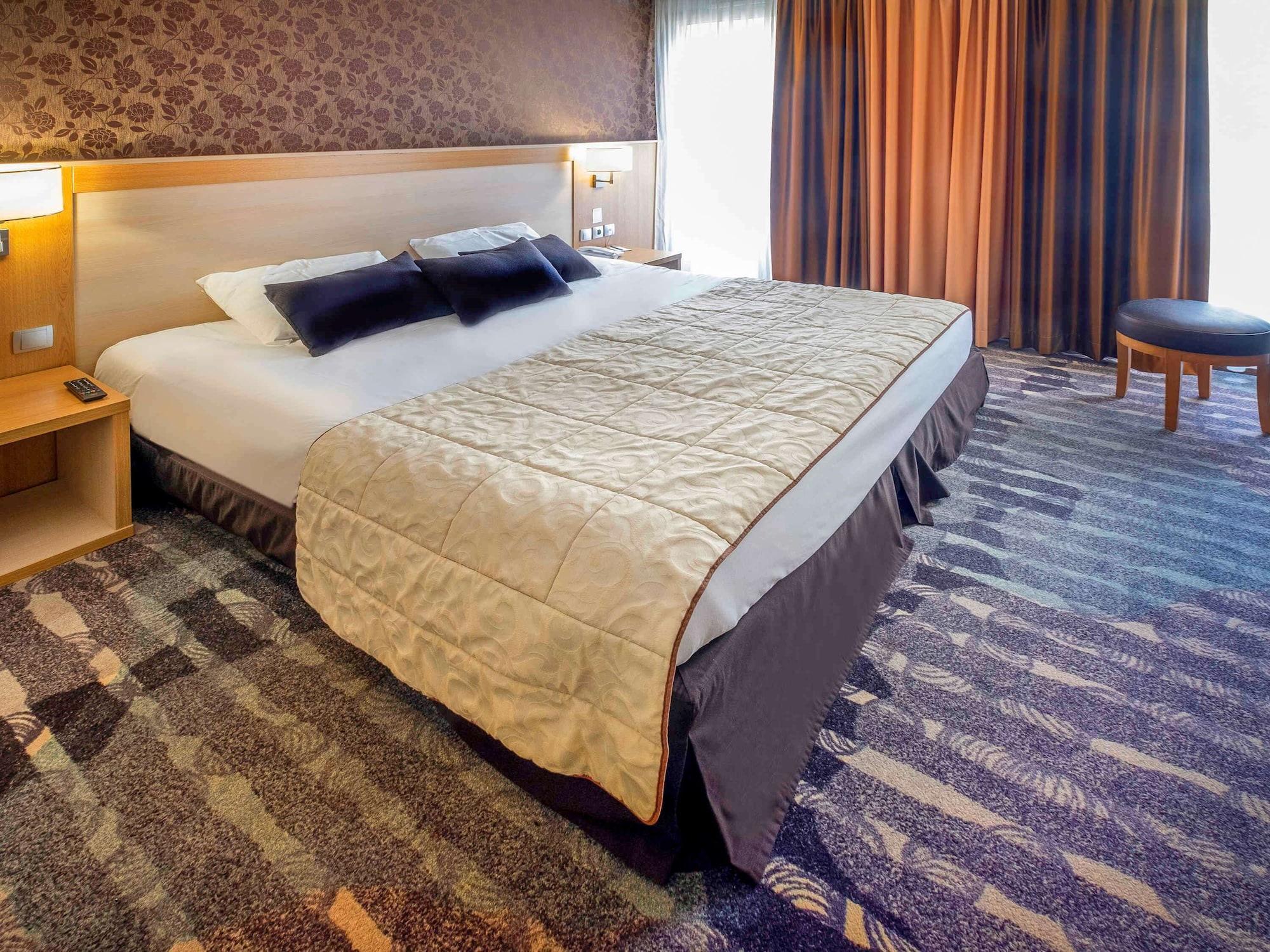 Mercure Rouen Centre Champ De Mars Bagian luar foto