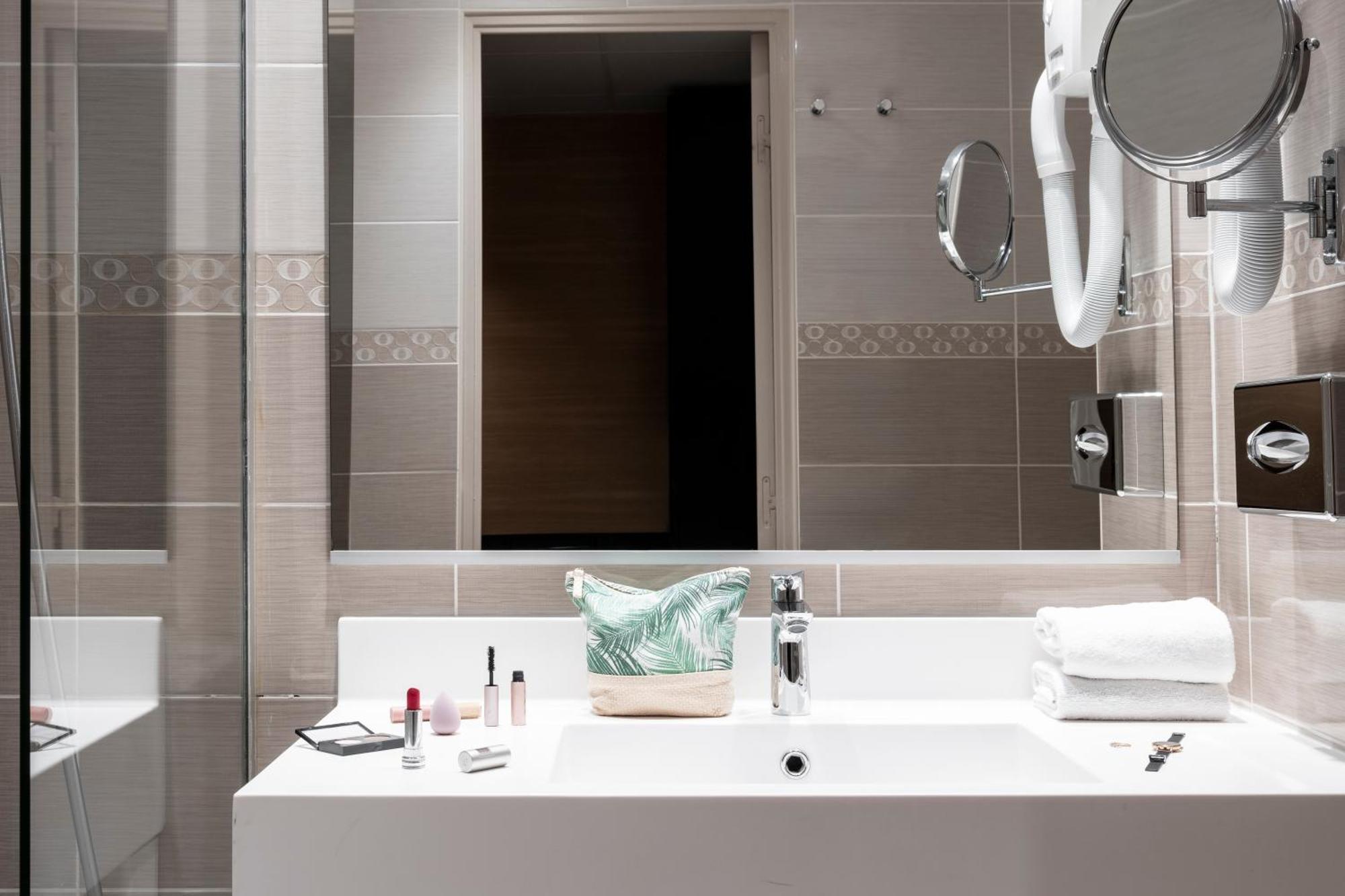 Mercure Rouen Centre Champ De Mars Bagian luar foto